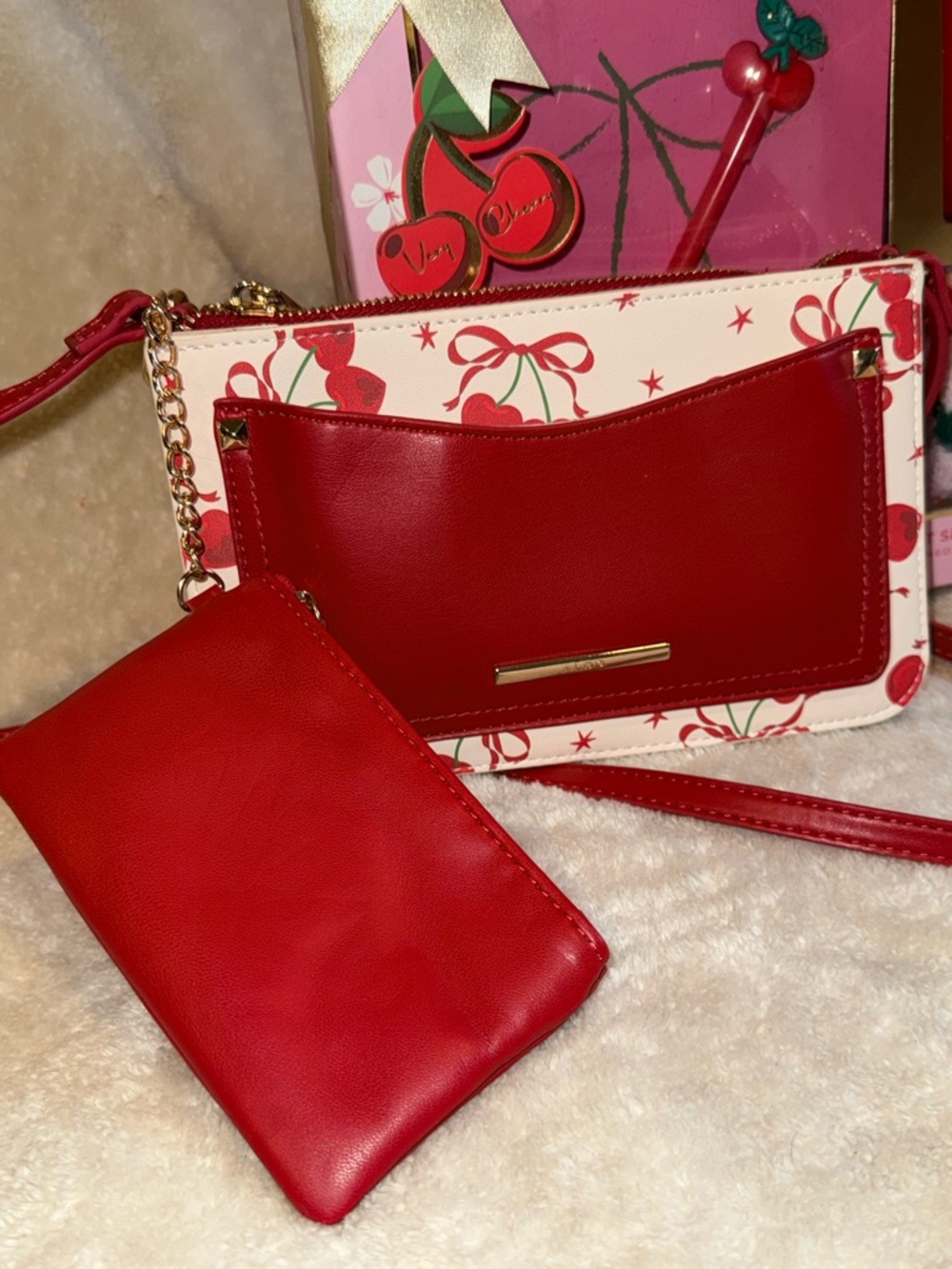 🍒Cherry Bundle! Aldo Cherry Crossbody Bag, Piper K Charm, & Very Cherry Gift Set - Picture 6 of 14